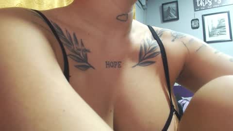 doll_and_thebrown online show from 21, 10, 2025