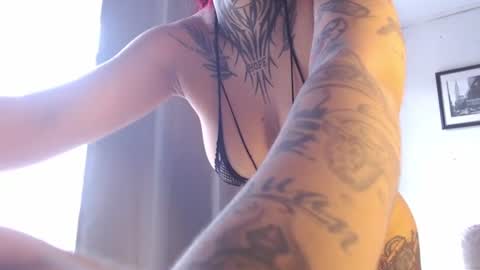 doll_and_thebrown online show from 15, 6, 2026