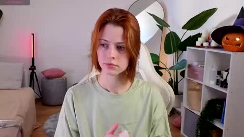 Snapshot of doll_lesli chatting on 23, 10, 2025 Your doll Lesli online show from 23, 10, 2025