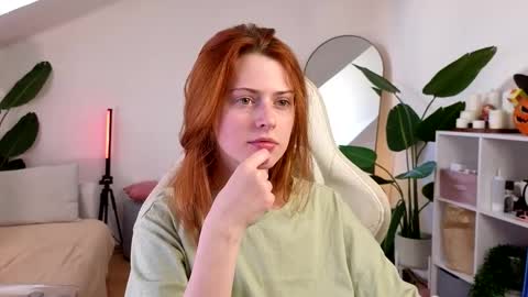 Snapshot of doll_lesli chatting on 24, 10, 2025 Your doll Lesli online show from 24, 10, 2025