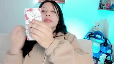 Snapshot of doll_snow chatting on 12, 10, 2025 Antrtica online show from 12, 10, 2025