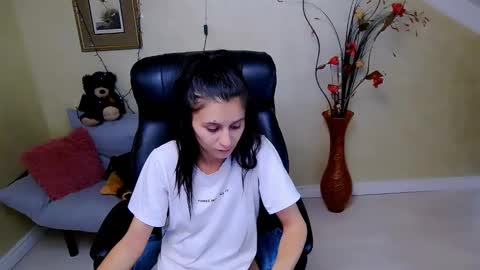Snapshot of doll_stylish_ chatting on 19, 12, 2024 dol online show from 19, 12, 2024
