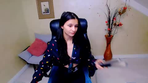 Snapshot of doll_stylish_ chatting on 8, 1, 2025 dol online show from 8, 1, 2025