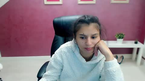 Snapshot of doll_stylish_ chatting on 12, 1, 2025 dol online show from 12, 1, 2025