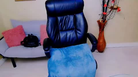 Snapshot of doll_stylish_ chatting on 12, 1, 2025 dol online show from 12, 1, 2025