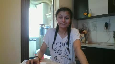 Snapshot of doll_stylish_ chatting on 2, 2, 2025 dol online show from 2, 2, 2025