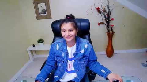 Snapshot of doll_stylish_ chatting on 12, 3, 2025 dol online show from 12, 3, 2025