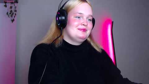 Snapshot of dolled_up_cvnt chatting on 25, 10, 2025 Miss Rose online show from 25, 10, 2025