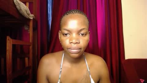 Snapshot of dollface_bella chatting on 10, 10, 2025 Bella online show from 10, 10, 2025