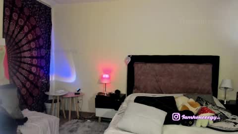 HONEY online show from 23, 4, 2026