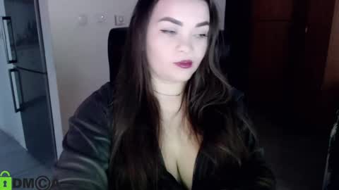 Snapshot of dolly_sun chatting on 23, 12, 2024 ILONA online show from 23, 12, 2024