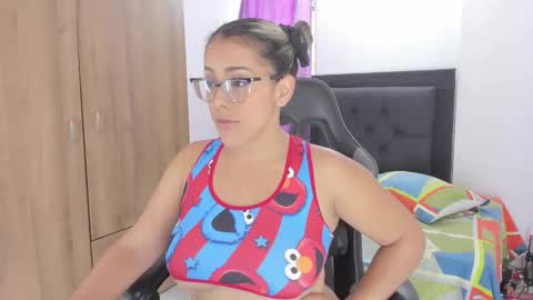 Snapshot of dolly_walker chatting on 15, 10, 2025 dolly walker online show from 15, 10, 2025