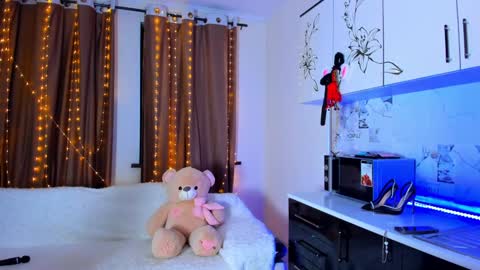 Snapshot of dollyiaa chatting on 3, 12, 2024 Dollya online show from 3, 12, 2024