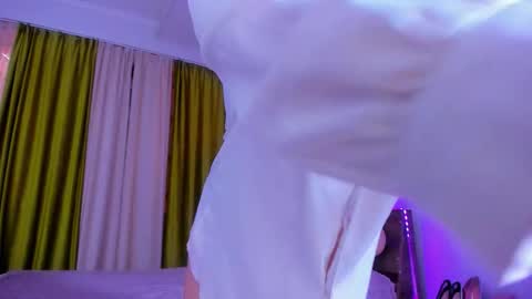 Snapshot of dollyiaa chatting on 11, 11, 2025 Dollya online show from 11, 11, 2025