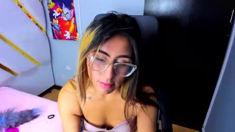 Snapshot of dollyjuicy1 chatting on 2, 12, 2024 dollyjuicy1 online show from 2, 12, 2024