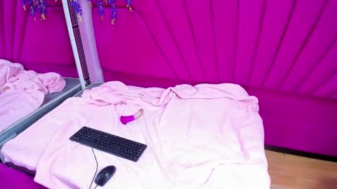 Snapshot of dollyjuicy1 chatting on 27, 1, 2025 dollyjuicy1 online show from 27, 1, 2025