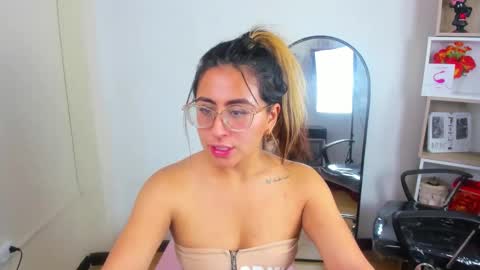 Snapshot of dollyjuicy1 chatting on 26, 2, 2025 dollyjuicy1 online show from 26, 2, 2025