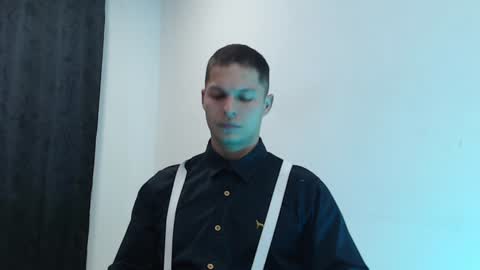 Snapshot of dom_craw chatting on 17, 12, 2024 Domimick Crawford online show from 17, 12, 2024