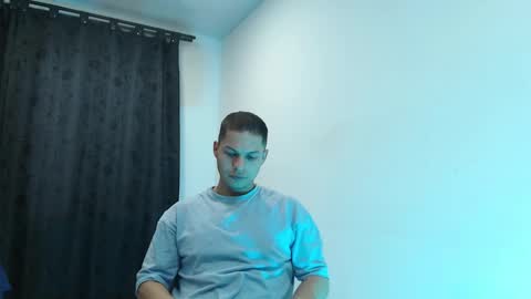 Snapshot of dom_craw chatting on 4, 1, 2025 Domimick Crawford online show from 4, 1, 2025