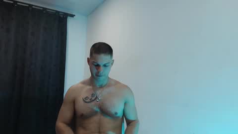 Snapshot of dom_craw chatting on 8, 1, 2025 Domimick Crawford online show from 8, 1, 2025