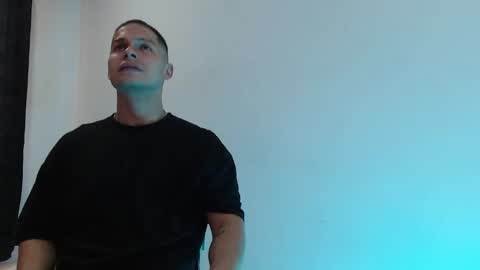 Snapshot of dom_craw chatting on 1, 2, 2025 Domimick Crawford online show from 1, 2, 2025