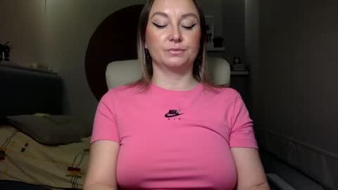 Snapshot of dom_mummy chatting on 9, 12, 2024 DOM MUMMY online show from 9, 12, 2024