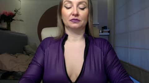 Snapshot of dom_mummy chatting on 20, 2, 2025 DOM MUMMY online show from 20, 2, 2025