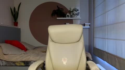 Snapshot of dom_mummy chatting on 9, 9, 2025 DOM MUMMY online show from 9, 9, 2025