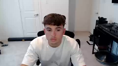 Snapshot of domd3 chatting on 16, 10, 2025 Dom online show from 16, 10, 2025