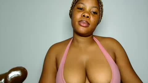Snapshot of domina_veloura27 chatting on 23, 6, 2026 laura online show from 23, 6, 2026