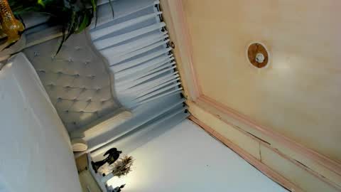 Snapshot of dominantgoddessontop chatting on 24, 9, 2025 CALL ME BABY BELLA online show from 24, 9, 2025