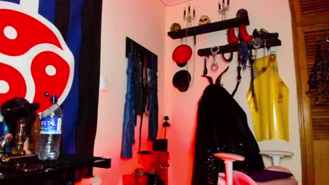 Dom Blue online show from 12, 1, 2025