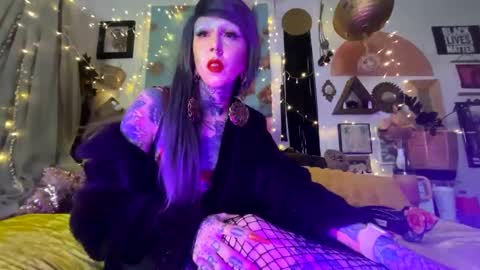 Snapshot of dominatrixmars chatting on 27, 12, 2024 Dominatrix Esther Mars online show from 27, 12, 2024