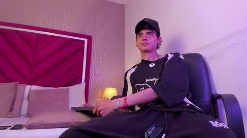 Dominic foox online show from 7, 3, 2026