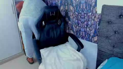 dominic_smith_ online show from 16, 2, 2025