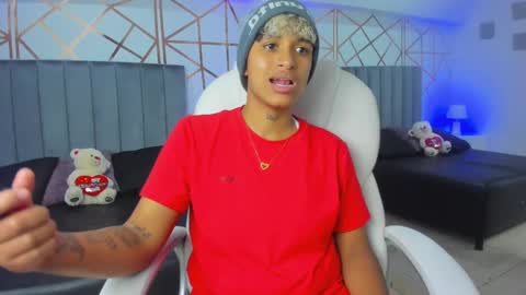 Dominick  online show from 4, 1, 2025