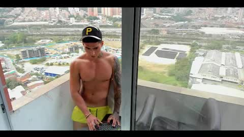 Snapshot of dominiofit chatting on 15, 2, 2025 Only fans Ronnie col---InstaRonniecolleman  online show from 15, 2, 2025
