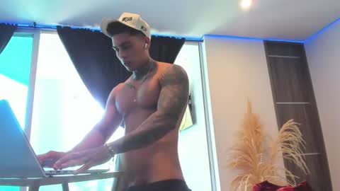Snapshot of dominiofit chatting on 11, 6, 2026 Only fans Ronnie col---InstaRonniecolleman online show from 11, 6, 2026