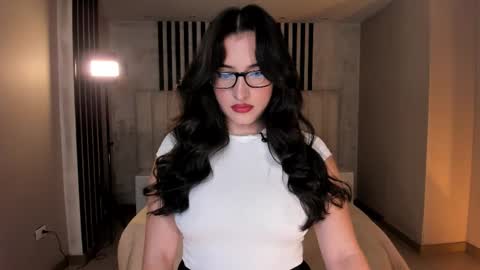 Dominique online show from 28, 9, 2025