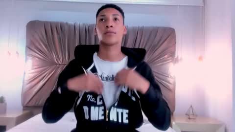 Snapshot of domminick18 chatting on 11, 10, 2025 Domminick18 online show from 11, 10, 2025