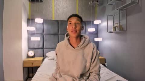 Snapshot of domminick18 chatting on 25, 10, 2025 Domminick18 online show from 25, 10, 2025