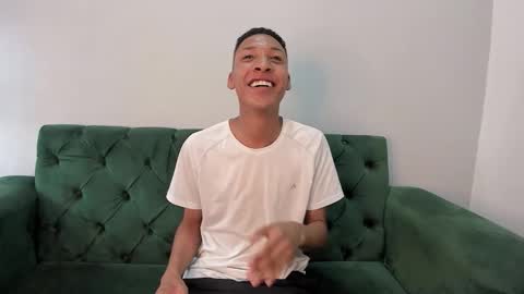 Snapshot of domminick18 chatting on 3, 11, 2025 Domminick18 online show from 3, 11, 2025