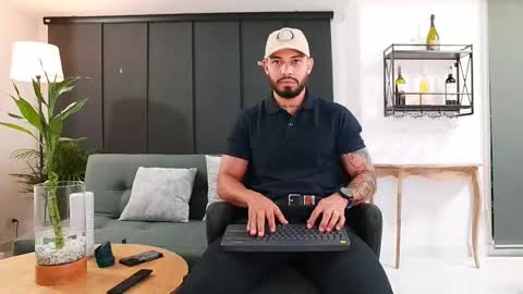 Snapshot of donn_cruz chatting on 14, 9, 2025 Victor online show from 14, 9, 2025