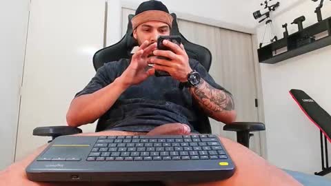 Snapshot of donn_cruz chatting on 6, 1, 2026 Victor online show from 6, 1, 2026