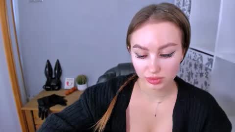 DonnaSensual online show from 12, 2, 2026