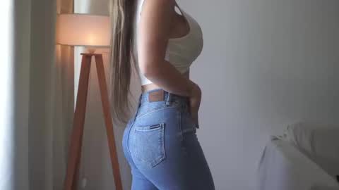 Snapshot of donnna19 chatting on 30, 10, 2025 Donatella online show from 30, 10, 2025