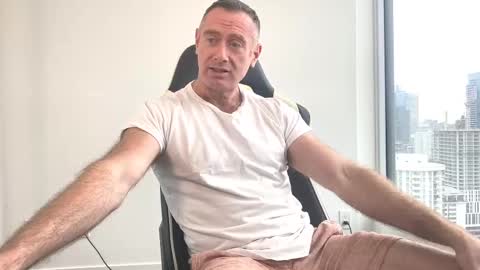 Snapshot of donnybasilisk chatting on 13, 10, 2025 Donny online show from 13, 10, 2025