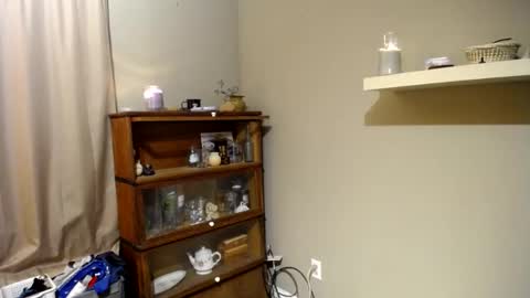 doorguy01 online show from 26, 1, 2025