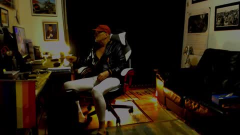 Snapshot of dopeleaf2 chatting on 28, 9, 2025 dopeleaf2 online show from 28, 9, 2025
