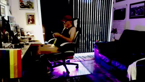Snapshot of dopeleaf2 chatting on 12, 10, 2025 dopeleaf2 online show from 12, 10, 2025